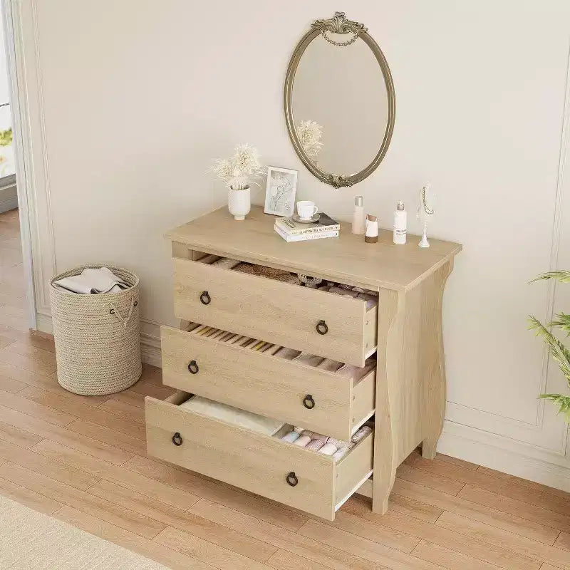 Commode à 3 tiroirs – Grande commode moderne style bohème avec pieds courbés, détails en rotin et rangement polyvalent pour chambre à coucher, salon, entrée ou balcon