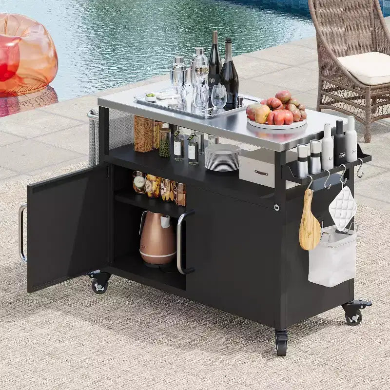 54,5 Îlot de cuisine d'extérieur avec plateau en acier inoxydable, support à épices et porte-serviettes, chariot de barbecue avec roues verrouillables, noir