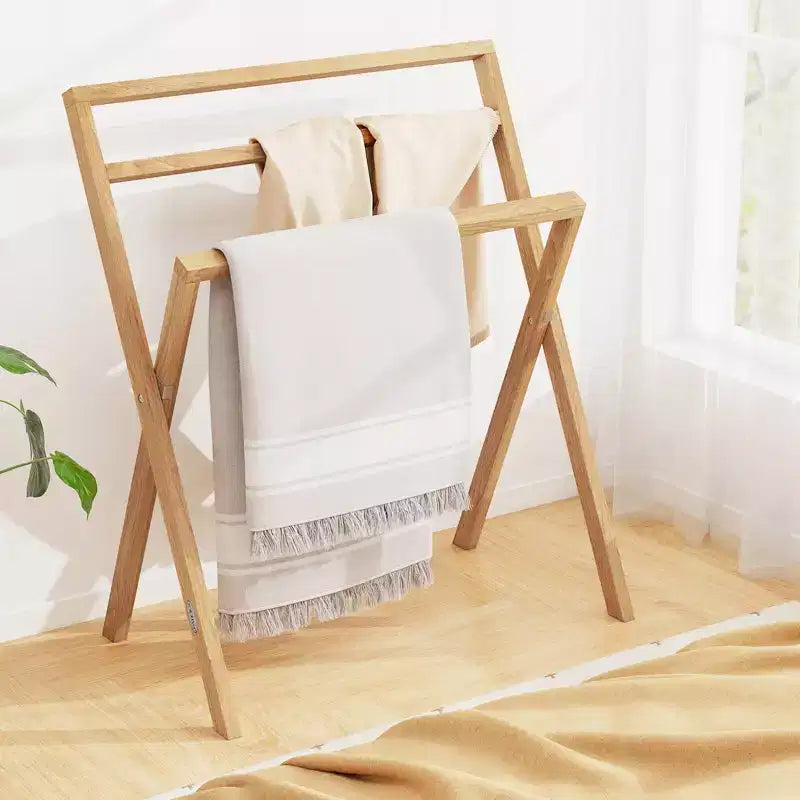 Porte-serviettes autoportant pliable en bois de teck avec 3 barres transversales de suspension