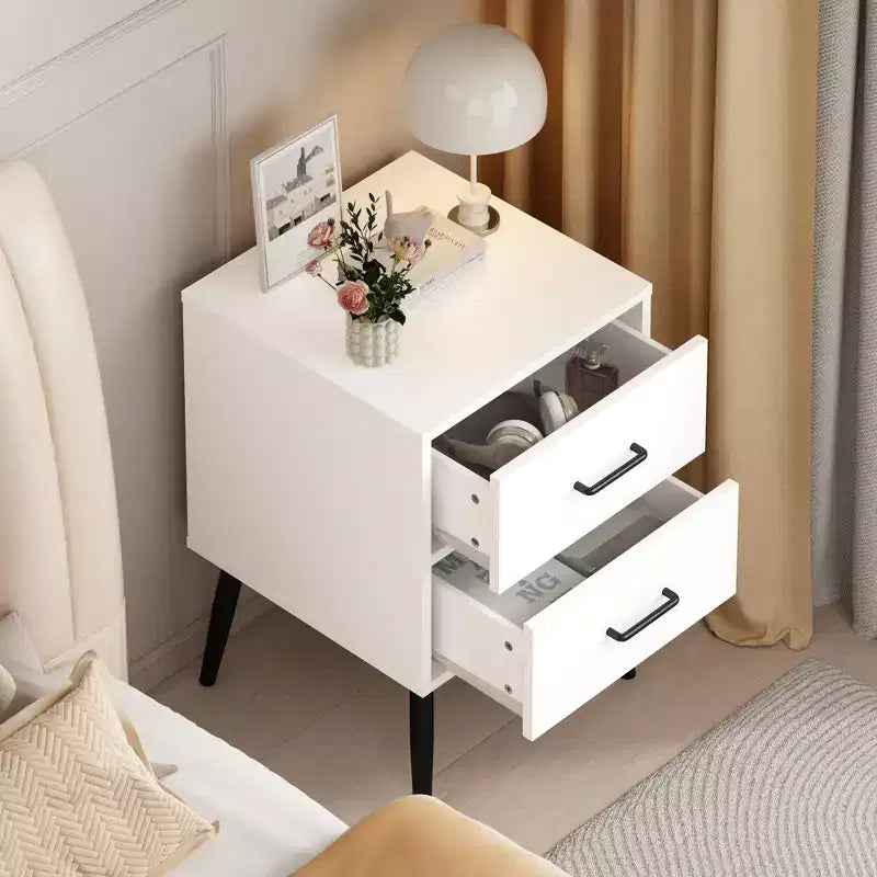 Table de chevet à 2 tiroirs avec pieds et poignées en métal, table de chevet moderne blanche, petite table d'appoint pour chambre, salon ou appartement
