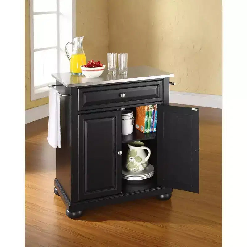 Îlot de cuisine avec porte et étagères