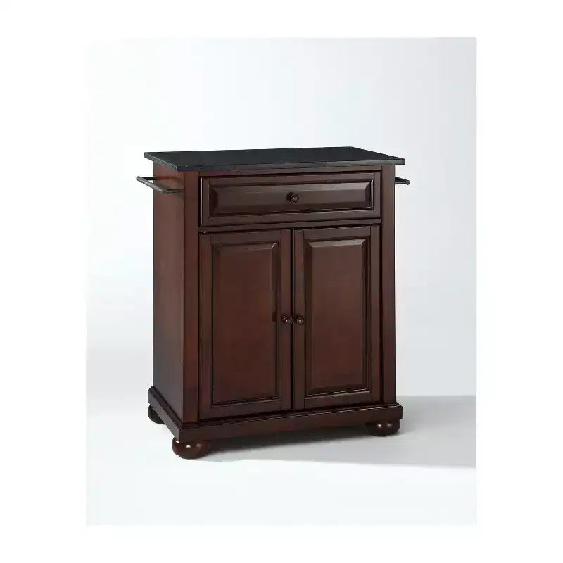 Îlot de cuisine avec porte et étagères
