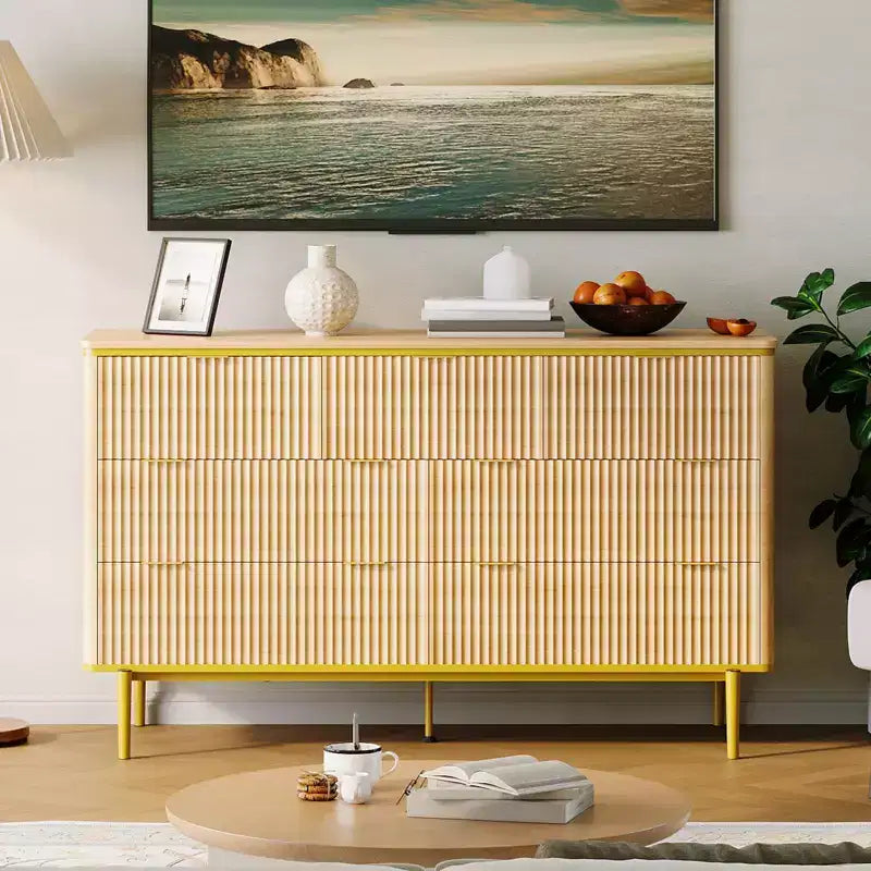 Commode flûtée à 7 tiroirs, commode en bois de 137 cm de large avec poignées dorées, meuble TV au design incurvé pour chambre à coucher ou salon