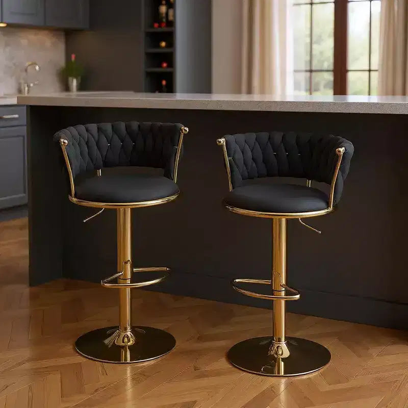 Lot de deux tabourets de bar pivotants à hauteur réglable, dossier bas, en velours noir et doré et métal